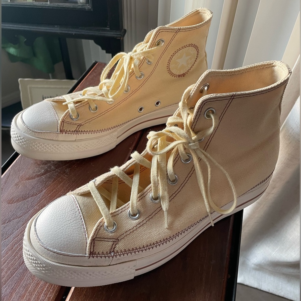 Women’s 9.5 Converse All Star Platforms